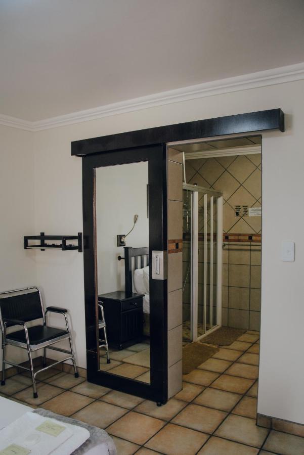 Towers Lodge Boksburg Buitenkant foto